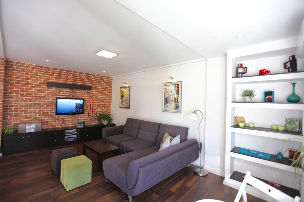 Brick Apartment On Macedonia Pedestrian Street Skopje Luaran gambar
