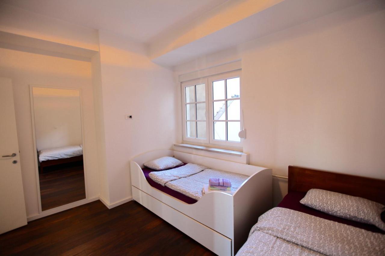 Brick Apartment On Macedonia Pedestrian Street Skopje Luaran gambar