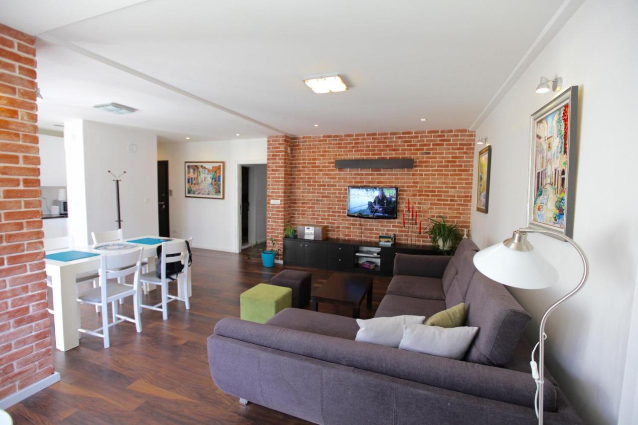 Brick Apartment On Macedonia Pedestrian Street Skopje Luaran gambar